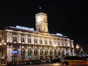 Вокзал отправления поезда Сапсан из Санкт-Петербурга в Москву